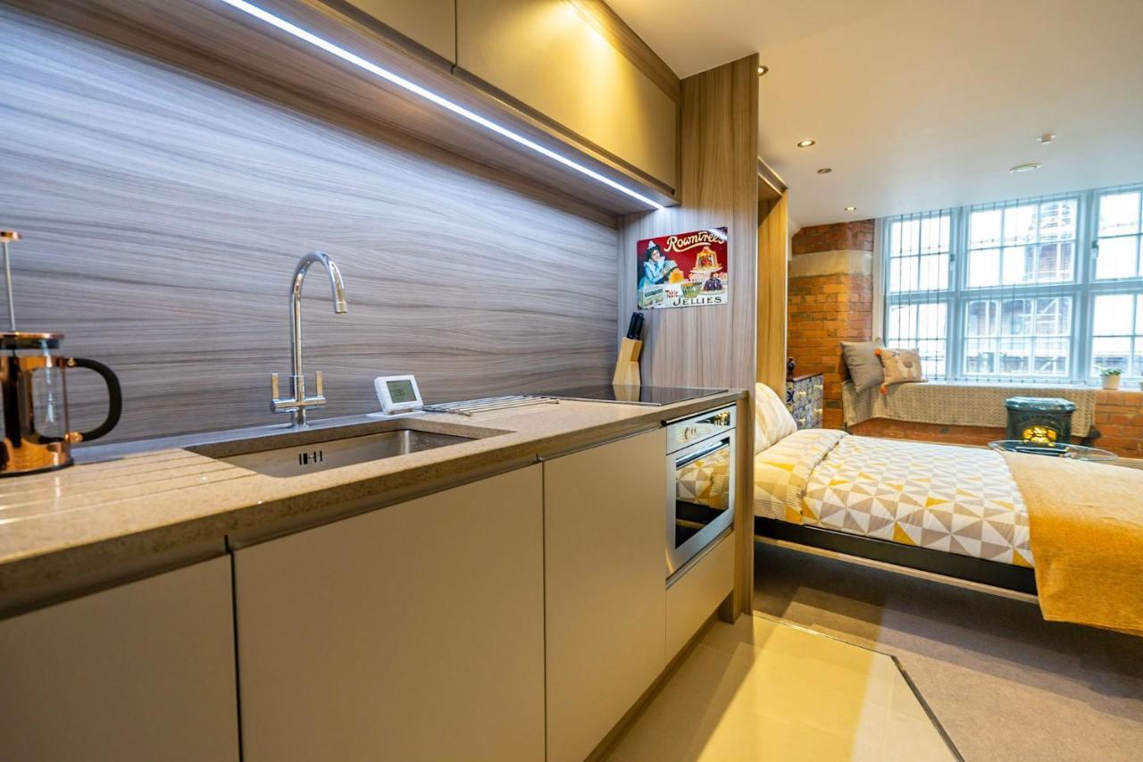 48 Cocoa Suites York Extérieur photo