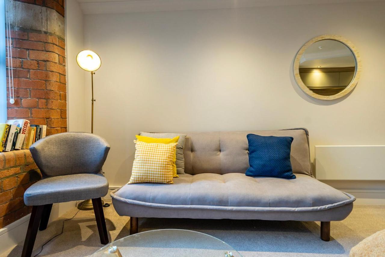48 Cocoa Suites York Extérieur photo